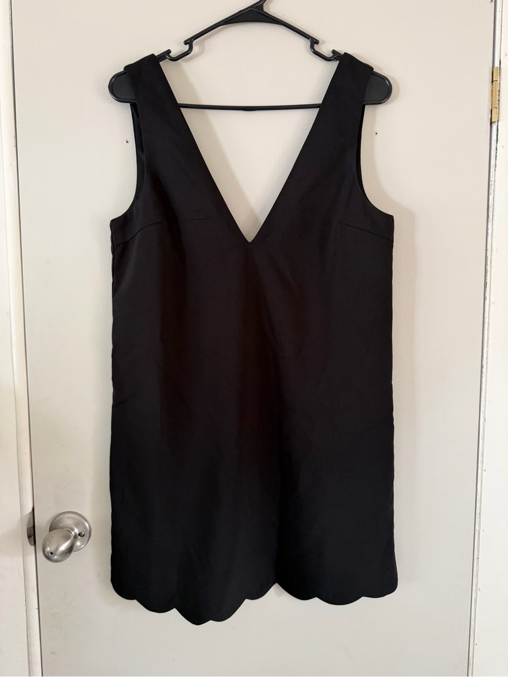 Tobi Black V-Neck Scalloped Hem Mini Shift Dress